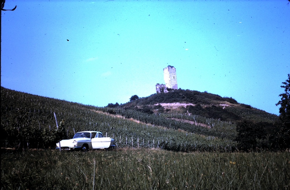 Au pied du château de Katzenthal 1968 ©JPB